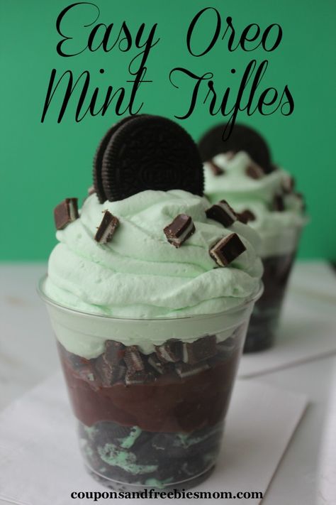 Easy Oreo Mint Trifles! CHOCOLATE, MINT, and OREOS! St Patrick’s Desserts, St Patricks Day Dessert Easy, St Patrick’s Day Desserts, St Patricks Desserts, Surprise Dessert, Oreo Trifle, St Patricks Food, Mint Desserts, Green Dinner