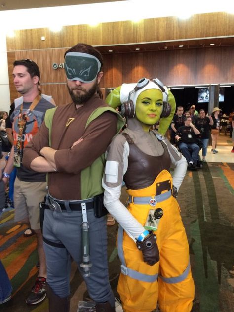 Hera Syndulla and Kanan Jarrus cosplay Star Wars Rebels Cosplay, Hera Syndulla Disneybound, Hera Costume, Hera Cosplay, 2020 Cosplay, Kanan Jarrus, Epic Costumes, Jedi Cosplay, Hera Syndulla