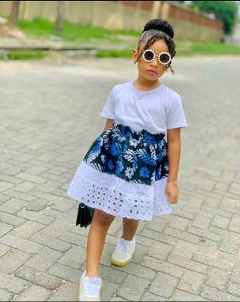 African Kids Clothes, Ankara Styles For Kids, African Traditional Wear, Ankara Clothing, Kids Dress Collection, Traditional African Clothing, Chic Dress Classy, African Dresses For Kids