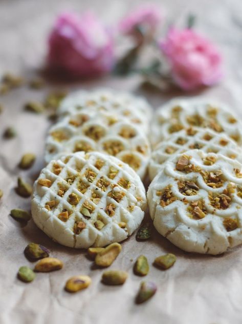 Day 09 of 12 Days of Cookies: Persian Rice Flour Cookies (Naan Berenji) Recipe — Fix Feast Flair Rice Flour Cookies, Rice Cookies, Persian Desserts, Persian Rice, Persian Cuisine, No Flour Cookies, Persian Food, Middle Eastern Recipes, Rice Flour