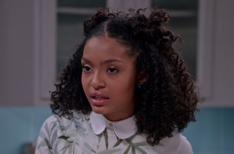 #blackish Zoe hairstyle Blackish Zoey Hairstyles, Zoey Hairstyles Blackish, Zoe Johnson Hairstyles, Zoe Grownish Hairstyles, Zoe Grownish, Grown Ish Zoey, Grownish Zoey Hairstyles, Grownish Hairstyles, Blackish Hairstyles