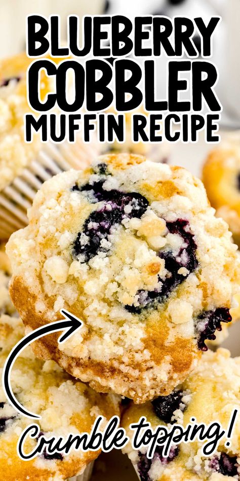 Enjoy these moist, sweet blueberry cobbler muffins that are packed with delightful bursts of juicy blueberries. Recipe For Blueberry Muffins, Blueberry Muffins With Crumb Topping, Cobbler Muffins, Muffin Mix Recipe, Blueberry Crumble Muffins, Freeze Muffins, Blueberry Muffin Recipe Easy, Blueberry Muffin Mix, Easy Blueberry Muffins