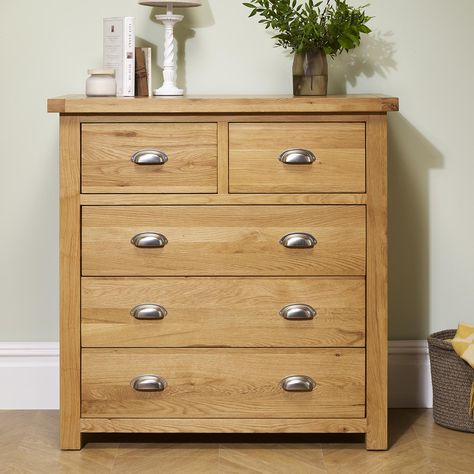 Solid Oak Bedroom Furniture, Bedroom Storage Chest, Wooden Bedroom Furniture, Oak Bedroom Furniture, Oak Chest Of Drawers, Oak Bedside Tables, Wooden Bedroom, Oak Bedroom, Matching Furniture