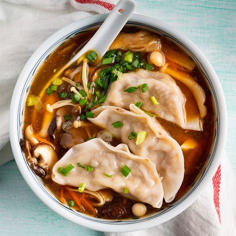 Dumplings From Scratch, Bouillon Thai, Hot Sour Soup, Dumpling Recipes, Make Dumplings, Marion Grasby, Marion's Kitchen, Dumpling Soup, Frozen Dumplings