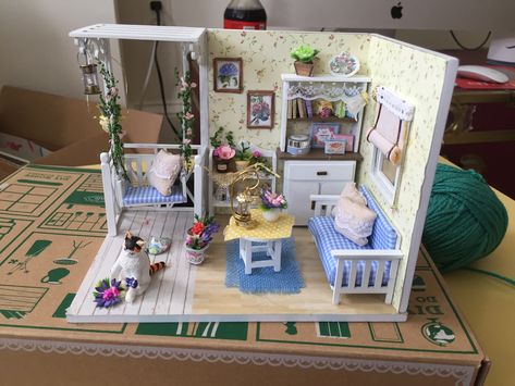 Mini Bedroom Diy, Lps Room Ideas, Lps House, Diy Doll Room, Mini Room, Diy Hello Kitty, Diy Barbie House, Paper Dolls Diy, Doll Furniture Diy