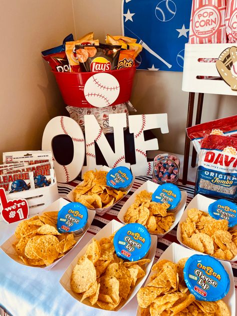 Rookie Of The Year First Birthday Decor Diy, Rookie Year Birthday Food, Baseball First Birthday Party Food, Baseball Rookie Of The Year Party, Rookie Year First Birthday Food, 1st Birthday Boy Baseball Theme, Baseball Birthday Party Food, Rookie Of The Year First Birthday Food, Baseball Themed Food