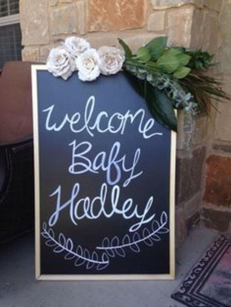 diy-baby-boy-shower-ideas Baby Chalkboard Signs, Welcome Baby Party, Sprinkle Shower, Spring Baby Shower, Baby Shower Brunch, Shower Bebe, Rustic Baby Shower, Chalkboard Sign, Baby Shower Planning