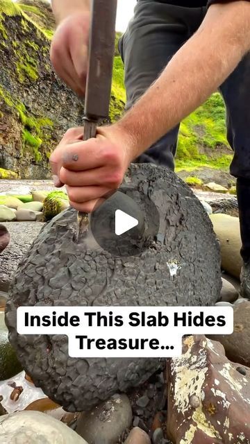 THE GEOLOGY | CRYSTALS on Instagram: "🤯 What an incredible find! 🌅 They discovered a perfect limestone rock! 🌊 🏝️ After carefully extracting it from the soft shale, they opened the nodule to reveal the 185 Million Year Old fossil that was preserved within!

@yorkshire.fossils ✅

 #natural #nature #fossil #fossils #ancient #animals #art #ammonite #ammonites #dinosaur #scientist #minerals #paleontology #whitby #geologist #dorset #geology #charmouth #jurassic #yorkshire" Mud Fossils Giants, Geology Rocks Mineral, Rock Identification, Limestone Rock, Rocks And Fossils, Rock Hunting, Geology Rocks, Ancient Animals, Rock Minerals