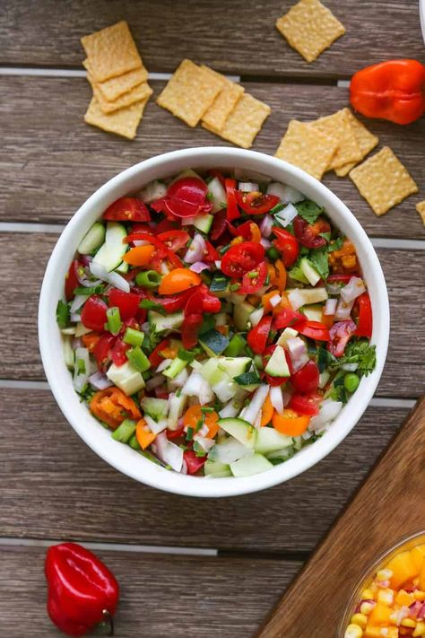 Garden Fresh Salsa - Eating Works Roasted Pepper Salsa, Homemade Chunky Salsa, Garden Salsa Recipe, Garden Fresh Salsa, Fresh Salsa Recipe, Best Food Processor, Pepper Salsa, Delicious Appetizers, Salsa Ingredients