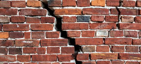 How to deal, recognise and understand brick wall cracks. Cracked Brick Wall, Brick Wall Ideas, Brick Fireplace Wall, Brick Repair, Brick Wall Wallpaper, Brick Face, Painted Brick Walls, Types Of Bricks, Cracked Wall