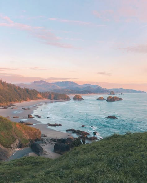 «emilie.hofferber: pastel skies in oregon 🌲» #travel #beach #hills #Oregon #CannonBeach <via Instagram @emilie.hofferber> Pretty Views, Surf Lifestyle, Cannon Beach, Jolie Photo, Oregon Coast, Nature Aesthetic, Pretty Places, Travel Inspo, Nature Travel