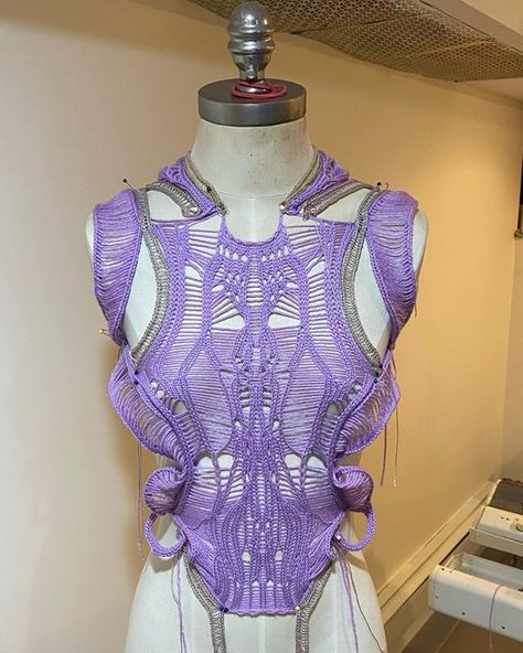 Knit Couture, Aerial Costume, Advanced Knitting, Knitwear Inspiration, Fashion Top Outfits, Futuristic Fashion, Textiles Fashion, Future Fashion, Bohemian Clothes