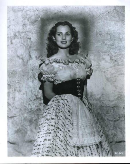 Brenda Marshall Brenda Marshall, Anna Magnani, Face References, Fine Art Portraiture, Corset Belt, Hollywood Fashion, Peasant Blouse, Hollywood Stars, Vintage Photography