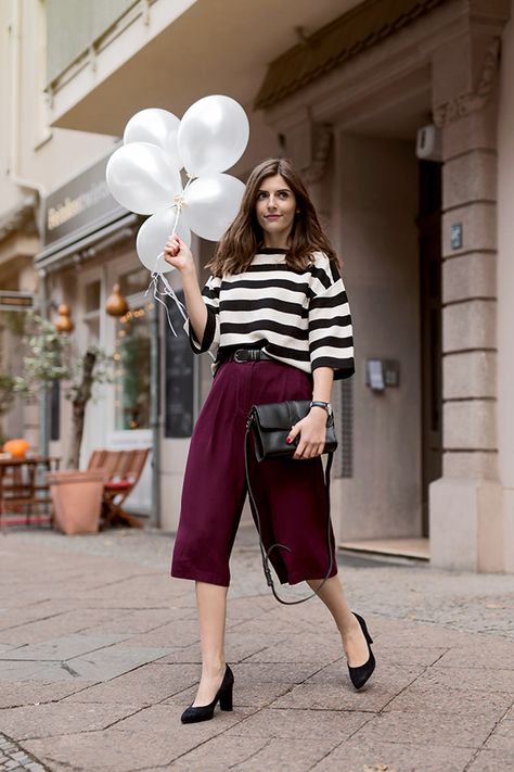 Maroon culottes Cullotes Outfit Casual, Culottes Outfit, Fall Color Trend, Fall Fashion Week, Maroon Outfit, Stylish Fall Outfits, Color Trends Fashion, Rich Burgundy, Office Outfit