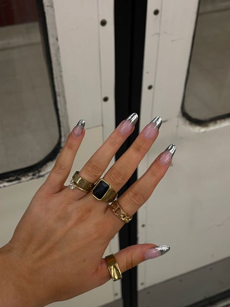 #nails #nailart #nailpolish #naildesign #kyliejenner #kyliejennernail Metallic Nail Designs, Silver Tip Nails, Nail Design 2023, Rasta Nails, Bossy Nails, Metallic Nails Design, Pink Tip Nails, Silver Nail Art, Metallic Nail