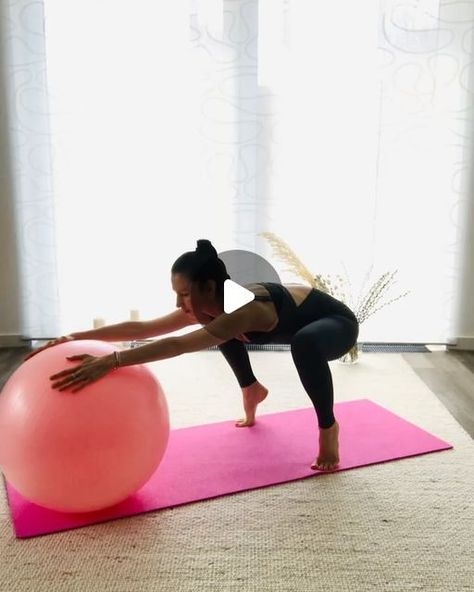 Lana 💠 Pilates | Fitness on Instagram: "Full body Fitball work 🩶" Pilates Ball Exercises, Yoga Ball Workout, Pilates Core Exercises, Pilates Stretching, Pilates Band, Ball Workouts, Yoga Ball Exercises, Stability Ball Exercises, Pilates Challenge