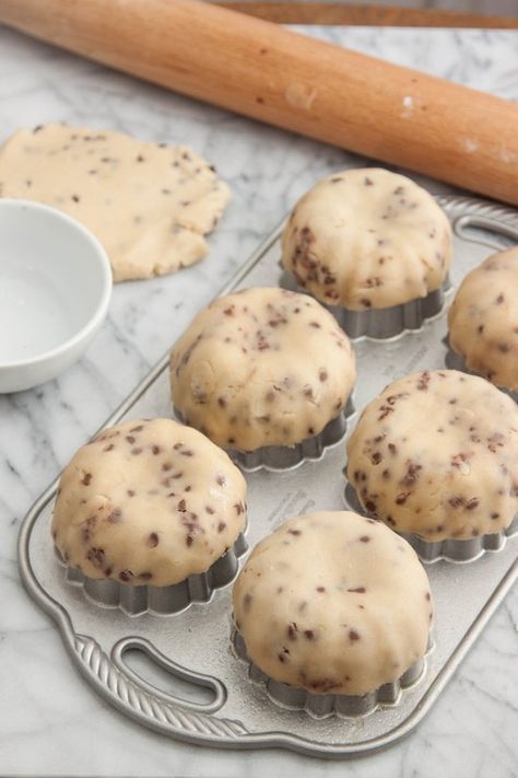 We Decided to Find Out Whether Cookie Bowls Are Worth the Effort — Putting Tips to the Test in The Kitchn | The Kitchn Chocolate Chip Cookie Bowls, Easy Cookie Dough, Dessert Business, Cookie Bowls, Plain Cookies, Cookie Dough Ice Cream, Cookie Dough Recipes, Best Sugar Cookies, Sugar Cookie Dough