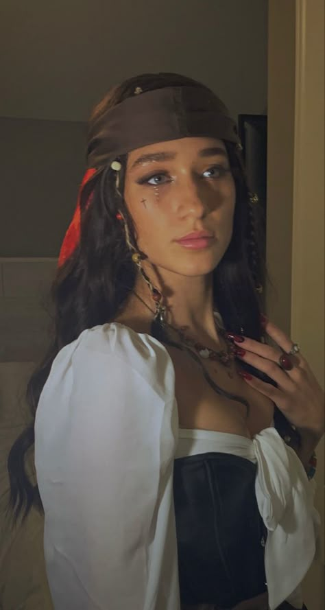 Pirate Costume, Pirate Makeup Women Pirate Makeup Halloween, Pirate Costume Jack Sparrow, Easy Pirate Makeup Tutorial, Woman Pirate Makeup, Pirate Makeup Ideas, Pirate Halloween Makeup, Pirate Costume Makeup, Pirates Makeup Female, Pirate Makeup Women