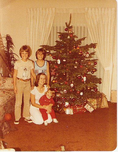 1980s Christmas | Christmas 1980 | Flickr - Photo Sharing! 1980s Christmas, Vintage Christmas Photos, Ghost Of Christmas Past, Vintage Christmas Images, Retro Images, Saint Nicolas, Christmas Hearts, Christmas Post, Old Christmas