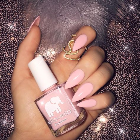 See this Instagram photo by @jadeywadey180 • 3,321 likes Bold Nails, Polished Nails, Baby Pink Nails, Nail Time, Nail Polish Bottles, French Nail Designs, Nail Stuff, Pink Nail Polish, Trendy Nail