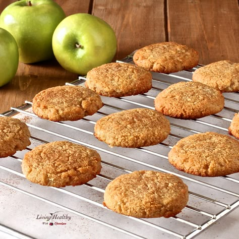 Soft and chewy Paleo Apple Cinnamon Cookies, with fluffy, tender crumbs. Recipe contains no eggs, grains, gluten, dairy or refined sugar & taste incredible! Apple Cinnamon Cookies, Paleo Apple, Paleo Cookies, Paleo Baking, Apple Cookies, Cinnamon Cookies, Paleo Sweets, Paleo Vegan, Living Healthy