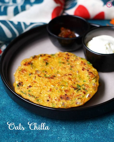 Oats chilla or oats cheela is an Indian breakfast recipe you can make instantly with ingredients available at home. Perfect for dinner as well as for weight loss. I make oats chilla often for dinner or lunch rather than breakfast whenever want to avoid rice or heavy meal. This was inspired by my besan paneer... Read More The post Oats chilla recipe appeared first on Raks Kitchen. Oats Recipes Indian, Breakfast Recipies, Fast Cooking, Indian Appetizers, Dosa Recipe, Vegetarian Breakfast Recipes, Recipes Indian, Indian Breakfast, Healthy Homemade Recipes