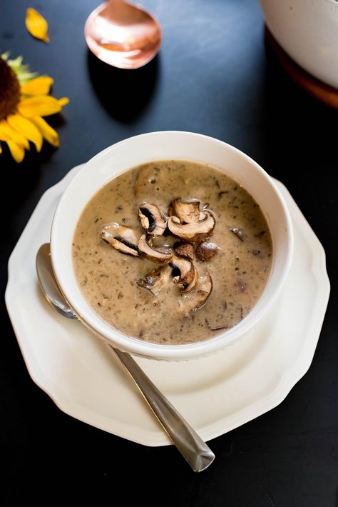 Mushroom Brie Soup Recipe, Mushroom Brie, Brie Soup, Roasted Garlic Soup, Best Mushroom Soup, Creamy Mushroom Soup, Garlic Soup, Mushroom Soup Recipes, Homemade Soup Recipe