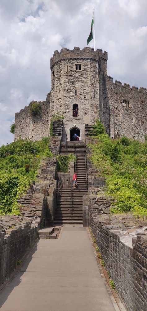 Cardiff Castle in Wales Wales Castles, Cardiff Castle, Castles In Wales, Peles Castle, Uk Trip, Wales Travel, Castle Aesthetic, Snowdonia, Stonehenge