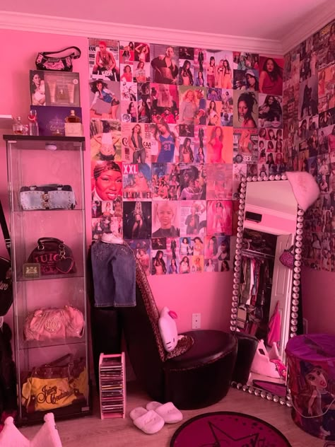 I love it hereeee! #bedroomdecorideas #2000s #y2k #fashion Clueless Room Aesthetic, 2000s Aesthetic Room Ideas, Early 2000s Teen Bedroom, 2000s Aesthetic Room Decor, Y2k 2000s Room, 2001 Bedroom, Mcbling Room 2000s, 2010 Room Aesthetic, Y2k Bedroom Aesthetic Baddie