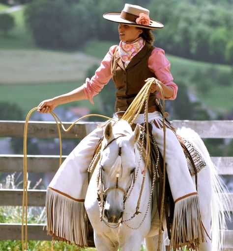 Style Men Aesthetic, Buckaroo Style, Traje Cowgirl, Mode Country, Ranch Riding, Cowboy Outfit, Horse Blanket, Men Aesthetic, Cowboy Gear