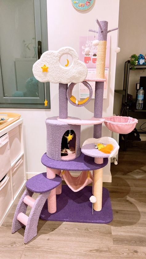 Kawaii Cat Tree, Cat Corner Ideas, Cat Play Area, Cat Room Decor, Cat Bedroom, Cat House Diy, Diy Cat Toys, Cat Essentials, Cat Playground