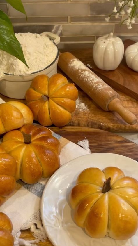 MxriYUM (@mxriyum) posted on Instagram: “Thanksgiving Series: Fluffy & Buttery Pumpkin Shaped Bread Rolls 🎞⏲ Why make basic bread rolls when they can be shaped as pumpkins 🫂…” • Nov 16, 2021 at 10:04pm UTC Pumpkin Shaped Bread, Dnd Goblin, Buttery Rolls, Shaped Bread, Autumn Food, Active Dry Yeast, Bread Shaping, Thanksgiving Cooking, Pumpkin Roll