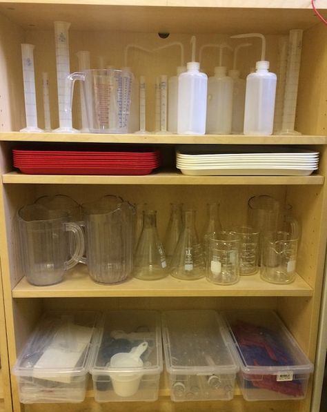 Simple Machines Unit, Chemistry Lab Equipment, Graduated Cylinders, Science Room, Home Lab, Science Equipment, Stem Lab, Science Decor, First Grade Science