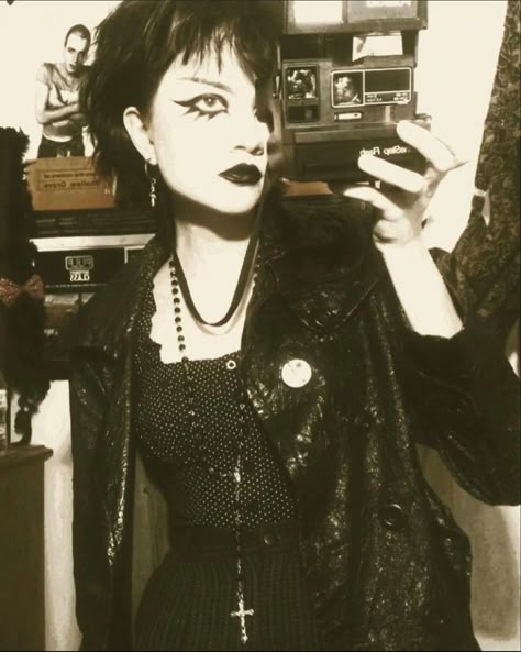 80s Goth Outfits, Goth Outfit Inspo, Goth Fits, 80s Goth, Goth Subculture, Goth Stuff, Goth Outfit, Goth Look, Trad Goth