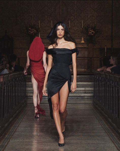 Daniela Garza, Black Widow Dress, Mirror Palais, Kylie Jenner Style, Monochrome Outfit, Fashion Cover, Event Outfit, Fashion Week Runway, Couture Gowns