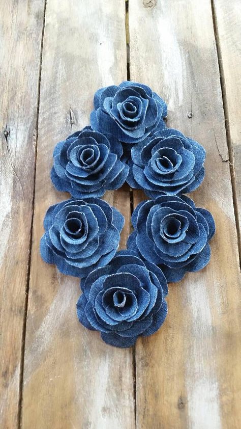 Country Wedding Bouquets, Artisanats Denim, Collared Jumper, Kim Walker, Jeans Wedding, Country Wedding Flowers, Craft Doll, Princess Crafts, Denim Wedding