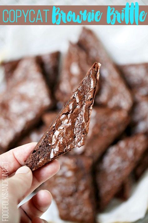 Quick and easy Brownie Brittle Recipe made from a box mix! Brownie Brittle Recipe, Nutella Cookie, Brownie Brittle, Easy Brownie, Brittle Recipes, Cookie Brownie Recipe, Brownie Cupcakes, Easy Treat, Oreo Recipes