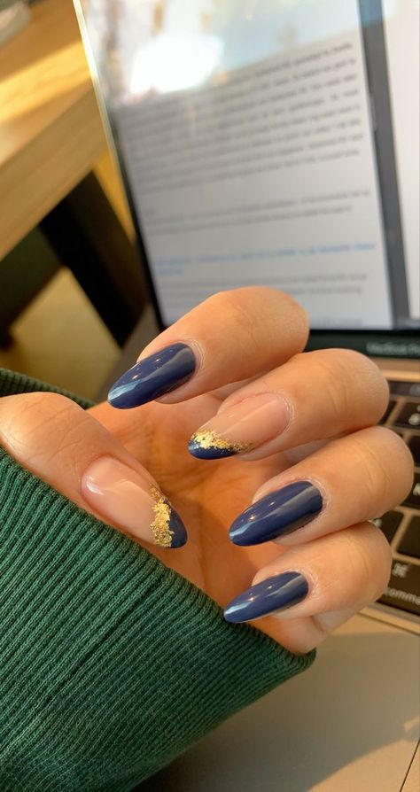 Bridesmaid Nails Navy Dress, Acrylic Nail Navy Blue, Navy And Gold Acrylic Nails, Dark Blue And Gold French Tip Nails, Blue N Gold Nails, Nails To Go With Blue Dress Prom, Blue And Gold Flake Nails, Dark Blue Prom Nails Almond, Navy Blue Nails With Rhinestones