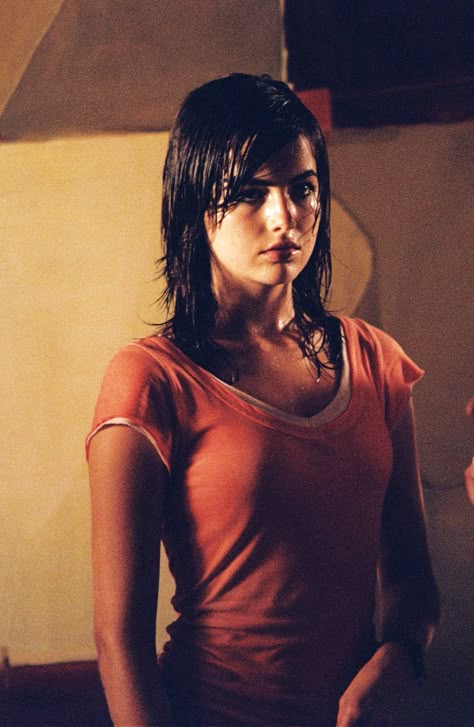 camilla belle Camila Belle, Adventure Anime, Camilla Belle, Romantic Photoshoot, Jojo's Bizarre Adventure Anime, Action Movie, Art References, Action Movies, Jojo Bizarre