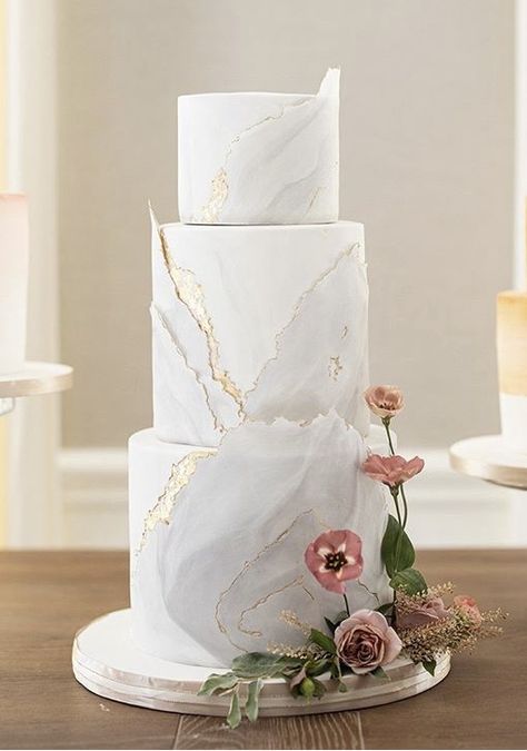 Cake With Gold Leaf, Wedding Cake Marble, Charm Photography, Textured Wedding Cakes, Cake With Gold, Martha Weddings, Modern Cakes, Scotland Wedding, Marble Wedding