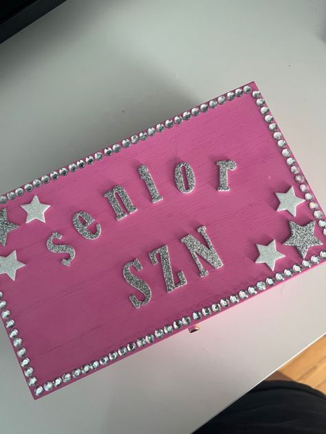 Senior 2024 Box Ideas, Memory Box Senior Year, Senior Box Ideas 2025 Pink, Senior Year Box Ideas 2025, Senior Box Ideas 2024, Senior Backpack Ideas, Senior Year Boxes, Senior Boxes 2025, Senior Year Memory Box Ideas