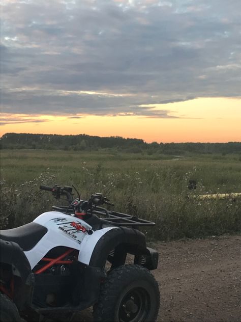 4wheeler Aesthetic, Quad Bike Aesthetic, Quad Aesthetic, Quad Riding, Atv Motocross, Four Wheeling, Cool Dirt Bikes, Fake Life, Bike Aesthetic