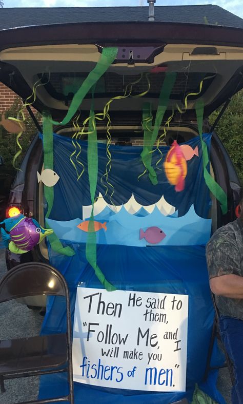 Christian trunk or treat fishers of men Easy Halloween Games, Church Trunk, Halloween Car Decorations, Trunker Treat Ideas, Backyard Carnival, Church Halloween, Halloween Emoji, Trunk Or Treat Ideas, Fun Halloween Party Games