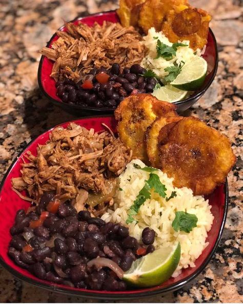 Vegan Cuban recipe Cuban Recipe, Cuban Food, Vegan Mexican, Cuban Recipes, Bon Appetite, Vegetarian Meals, Plant Based Eating, Yummy Yummy, Breakfast In Bed