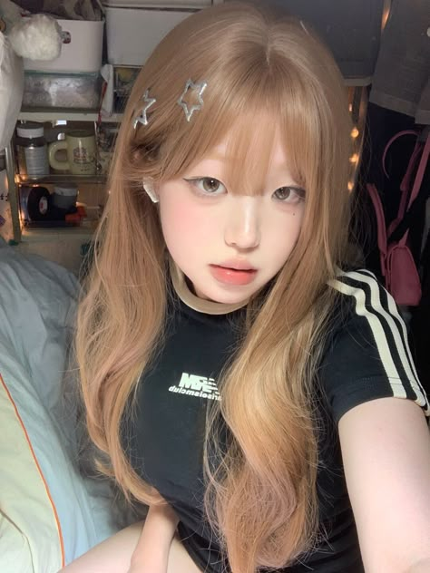 Kpop Hair Color Ideas, Korean Hair Colors, Kpop Hairstyles, Hair Color Asian, Korean Hair Color, Hair Style Korea, Kpop Hair, Pretty Hair Color, Peinados Fáciles Para Cabello Corto