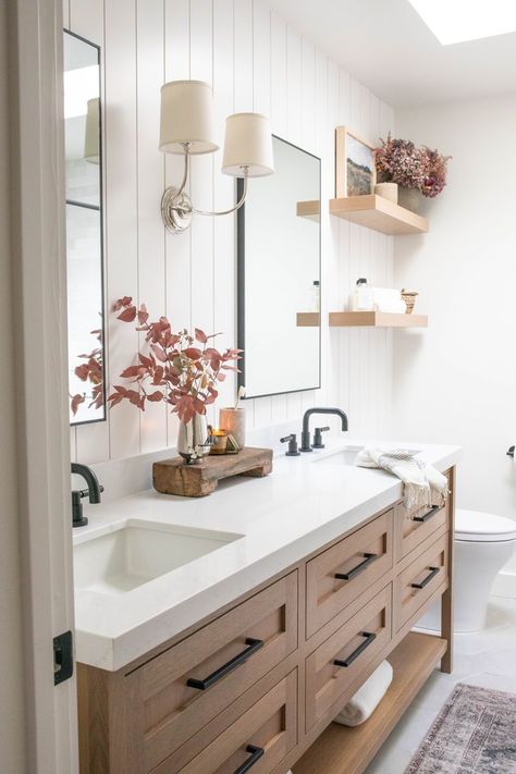 Double Vanity Guest Bathroom Ideas, Long Guest Bathroom Ideas, Bathroom Decor For Double Sink, Bathroom 2 Sink Vanity Ideas, Bathroom Renovations Double Sink, Classic Bathroom Double Vanity, Double Vanity Styling, Toilet Beside Vanity, Natural Wood Double Vanity Bathroom