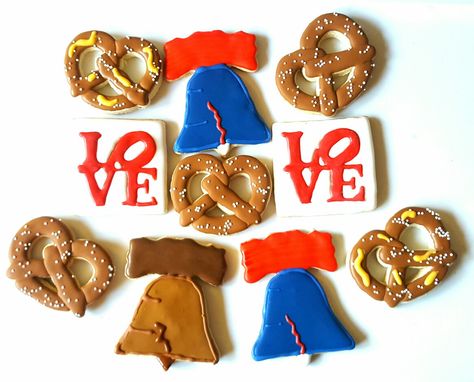 Philadelphia theme Cookies #libertybell #softpretzels #lovepark Philadelphia Themed Party, Philly Wedding, Philly Food, Historic Philadelphia, Welcome Baskets, Theme Cookies, Wedding Swag, Bridal Shower Diy, Soft Pretzels