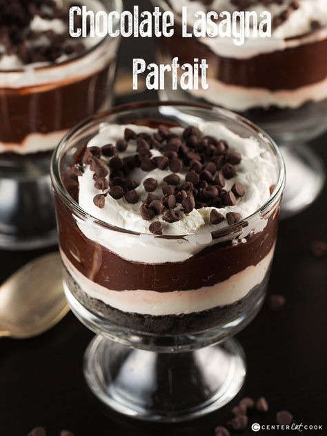 Chocolate Lasagna Parfait - no bake and loaded with chocolatey goodness Easy Parfait Recipes, Chocolate Lasagna Recipe, Chocolate Parfait, Pudding Parfait, Chocolate Lasagna, Parfait Desserts, Parfait Recipes, Trifle Recipe, Chocolate Pudding