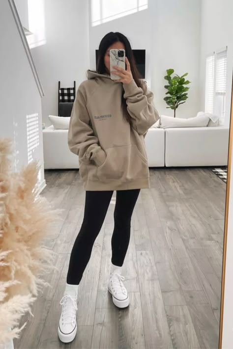 Leggings And A Hoodie Outfit, Casual Minimalist Winter Outfits, Leggings And Hoodie Outfit Winter, White Converse Winter Outfit, Hoodies And Leggings Outfit, Tan Sweatshirt Outfit, Outfits Streetwear Mujer, Champion Hoodie Outfit, Essential Hoodie Outfit