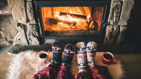 3 Smart Ways to Savor the Holidays Coorie Scottish, Campfire Grill, Woolen Socks, Tips To Be Happy, Winter Photoshoot, Christmas Fireplace, Cozy Fireplace, Lifestyle Trends, Happy Holiday